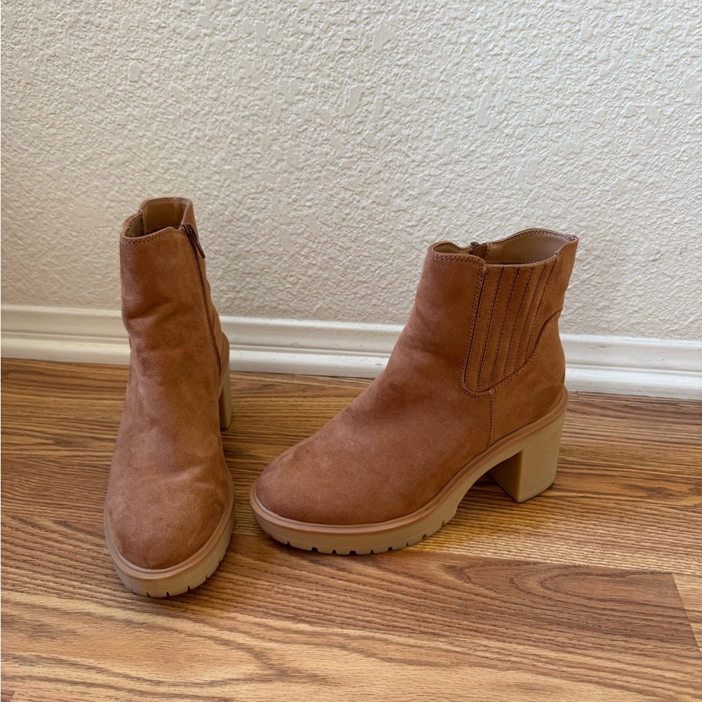 Universal Thread Brown Ankle Booties